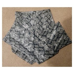 LIQUID X Snake skin pattern pants